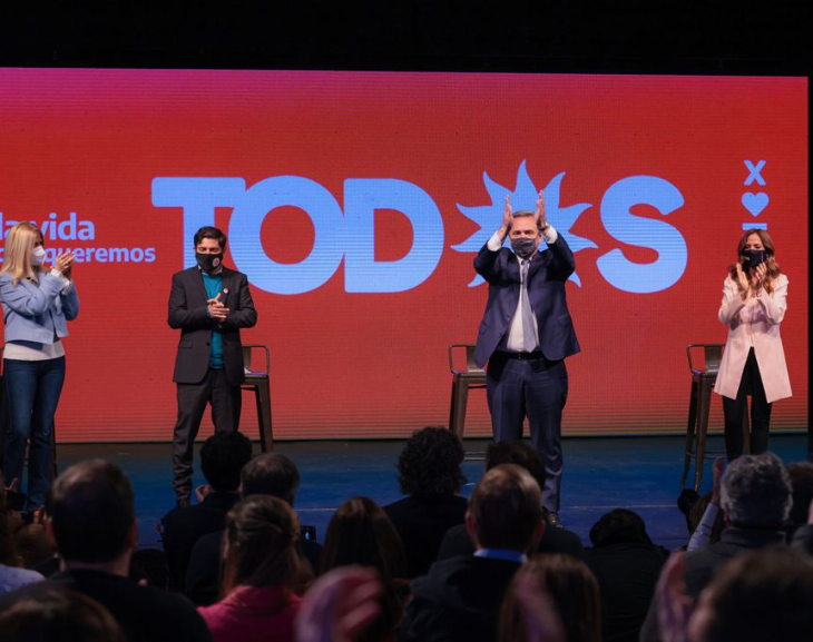 El Frente Todos cerró campaña contra Macri: "Ayudamos a que deje de desordenar todo" 