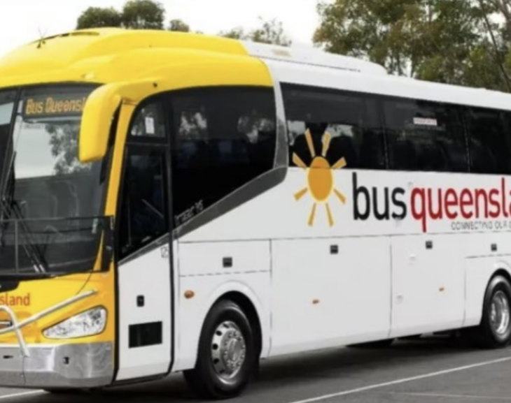 El conductor de un micro escolar abandonó a 18 nenes en medio de la ruta porque se estaban portando mal