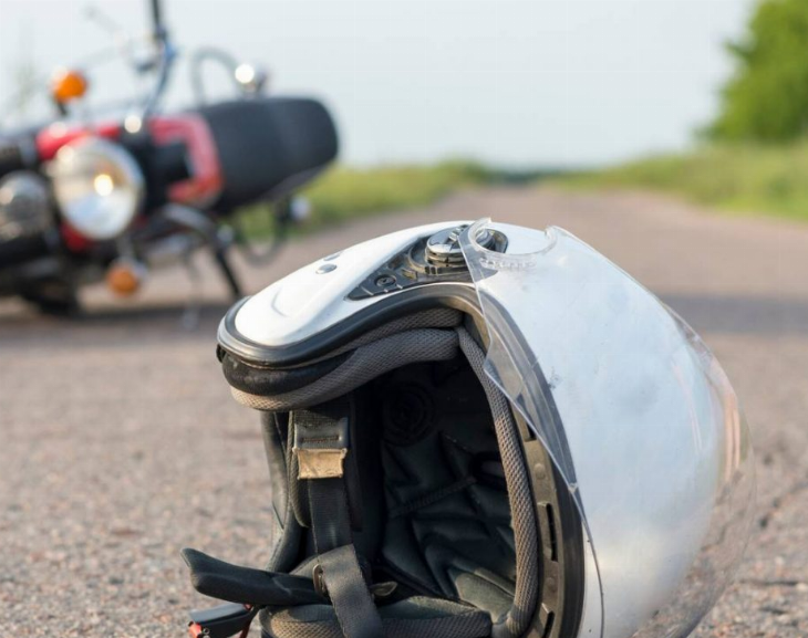 En unas pocas horas, cuatro motociclistas terminaron heridos y con fracturas 