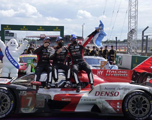 Pechito hizo historia: Ganó las 24 hs de Le Mans