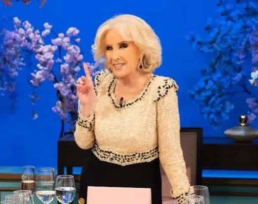 Mirtha Legrand recibió el alta y continúa su recuperación en casa