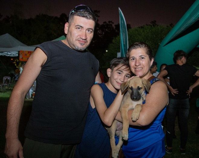 Se realizó la primera feria de adopción de mascotas 