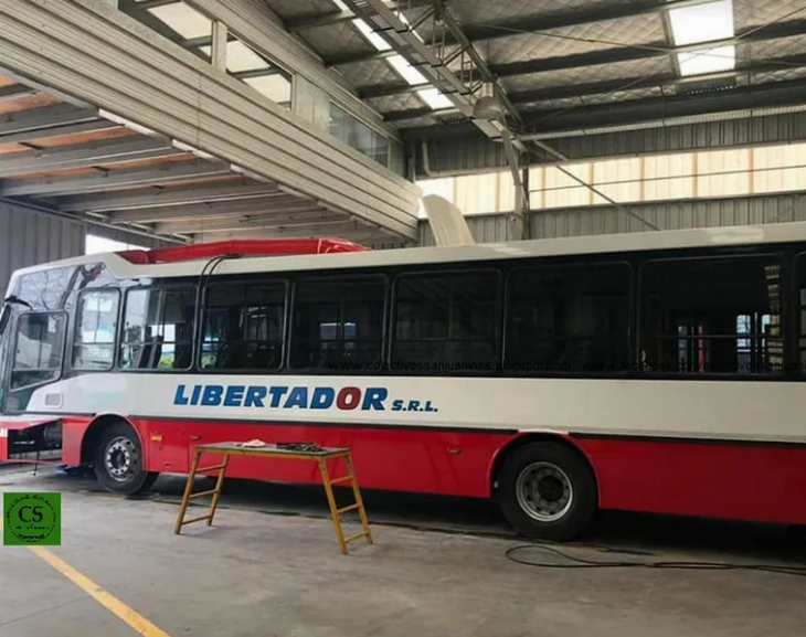 Querían saquear una empresa de colectivos pero el sereno les arruinó la fiesta