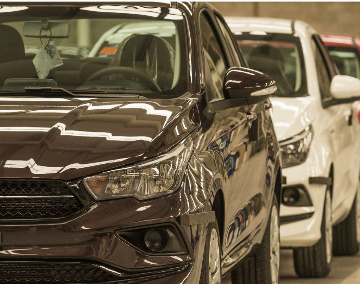 Por la suba de precios y baja del "blue" se frenó demanda para comprar autos