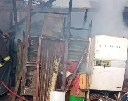 Se quemó una humilde vivienda en Rawson y creen que puede ser una venganza