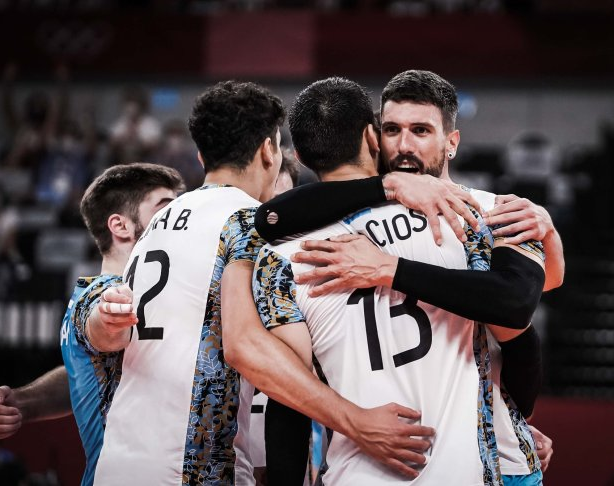 La selección argentina de vóley logró un triunfo histórico ante Italia y está en semis