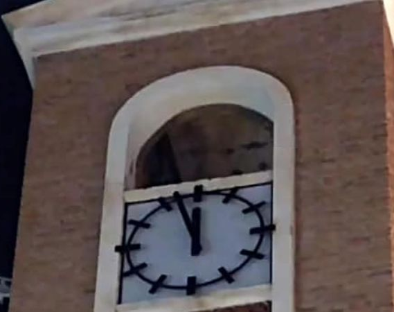 Inauguran el nuevo reloj del campanario del templo de Jáchal