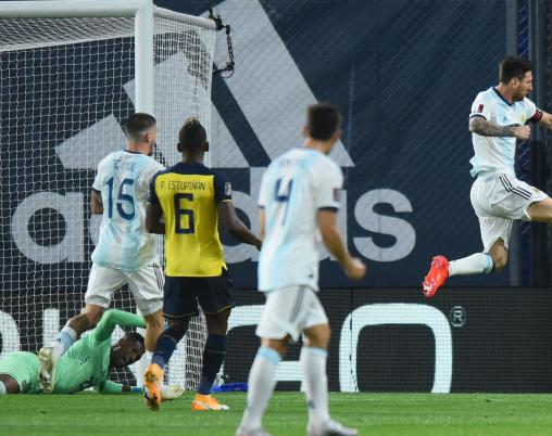 Por la mínima, Argentina arrancó derecho en las eliminatorias