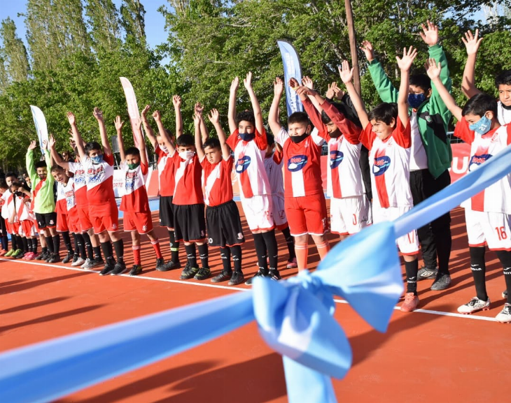 Un nuevo playón deportivo para un club chimbero 