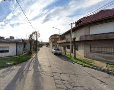 Mató a un ladrón que intentó robarle el auto, estacionó y se fue a trabajar