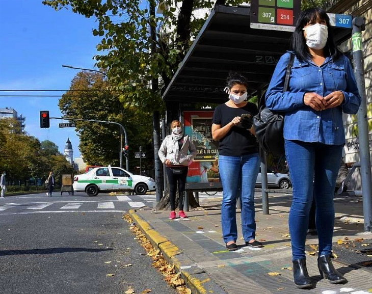 A dos años de la pandemia, el Gobierno dejó de lado el distanciamiento social obligatorio