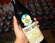 Decía vender fernet pero en realidad era amargo serrano 