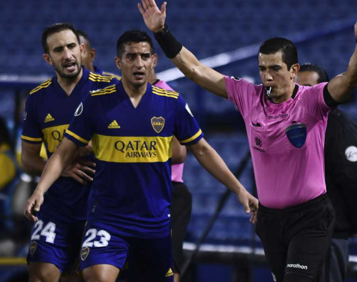 Por no cobrarle un gol lícito a Boca, suspendieron al árbitro del partido