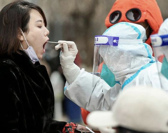 Covid-19: China reportó casi 60 mil muertes en un mes