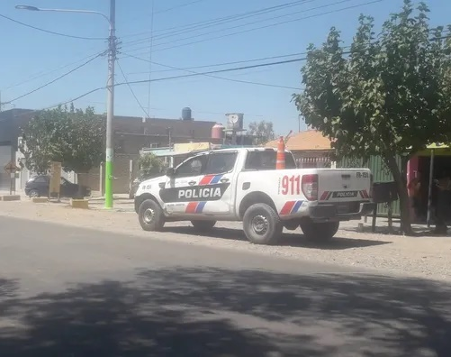 Un camión arrolló a madre e hija tras bajar del colectivo y quedaron internadas