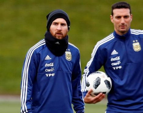 Dos vueltas y cuatro alarmas: la formación de Argentina que prepara Scaloni para enfrentar a Bolivia