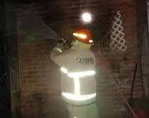 Le explotó el cargador del celular y se incendió parte de su vivienda 