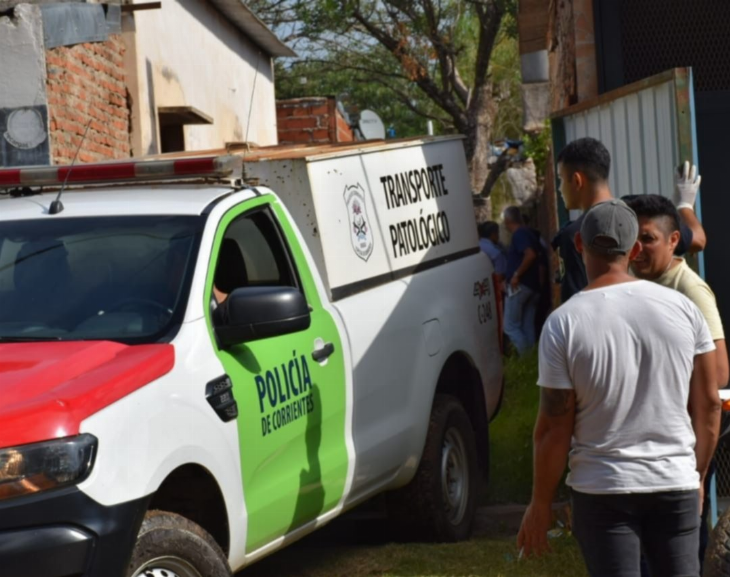 Horror: encuentran el cuerpo semienterrado de un niño en un descampado