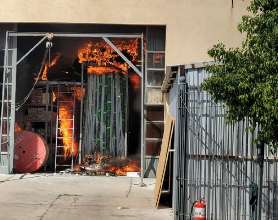 Inician las pericias tras el incendio en el depósito de Capital
