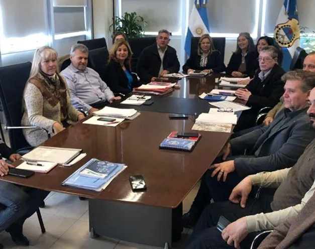 Tras las elecciones los gremios docentes y el Gobierno buscan llegar a un acuerdo salarial