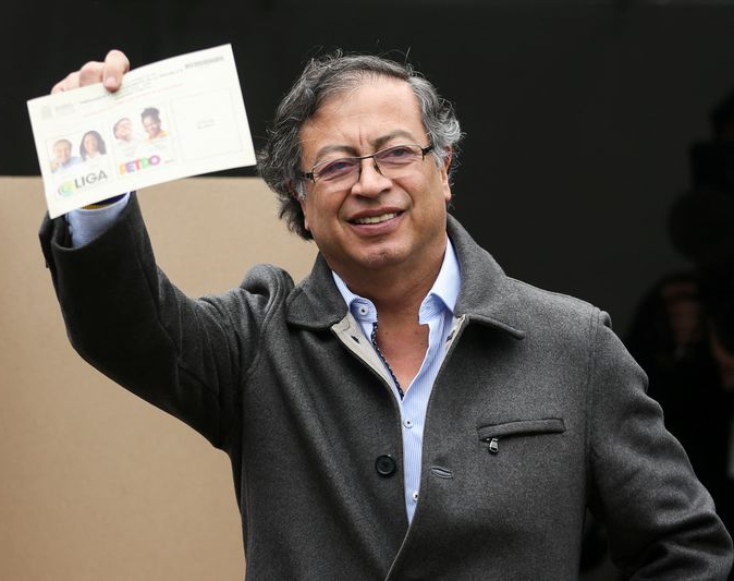 Gustavo Petro es el nuevo presidente de Colombia: un exguerillero que llegó al poder en su tercer intento