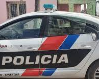Fueron aprehendidos por tirar piedras a viviendas y dañar un patrullero