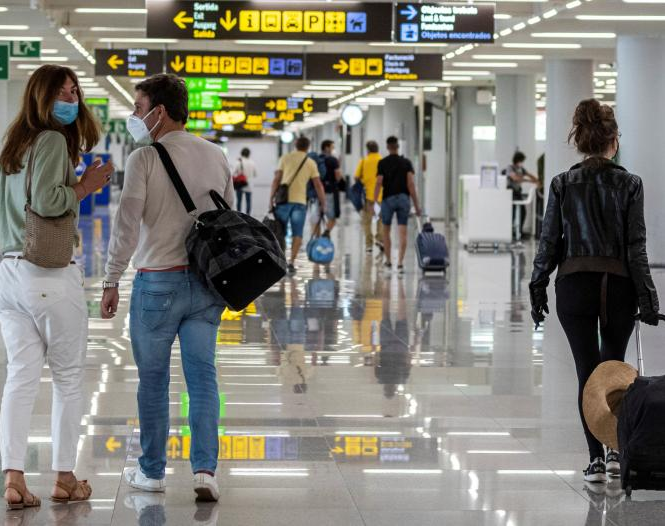 Ya son 10 los  países que levantaron por completo las restricciones para viajeros internacionales