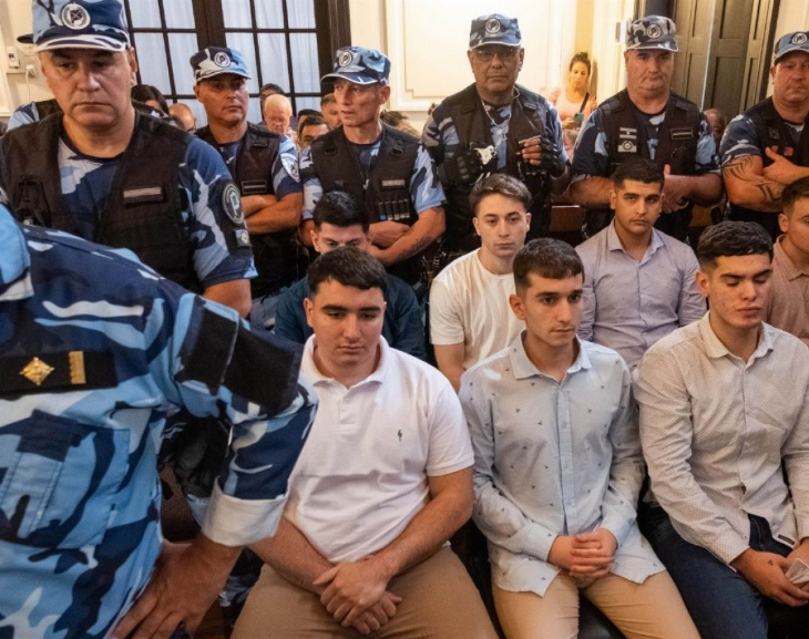 Los rugbiers recibieron la última visita de sus familiares previo al veredicto