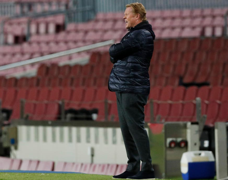 Críticas del vestuario para Ronald Koeman por sus decisiones tácticas