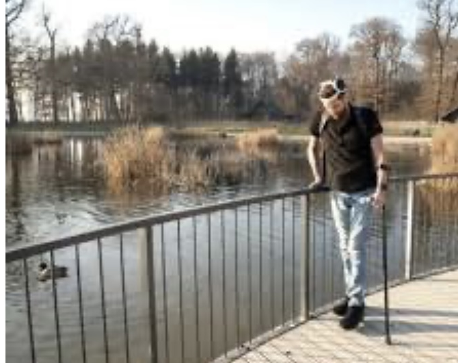 Un hombre tetrapléjico vuelve a caminar naturalmente por primera vez en el mundo