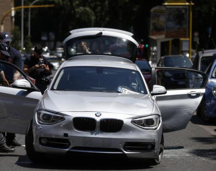 Un vehículo se saltó un control en el Vaticano y arrolló a dos policías