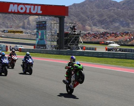 "El Turco" se impuso en la primera carrera del World SBK