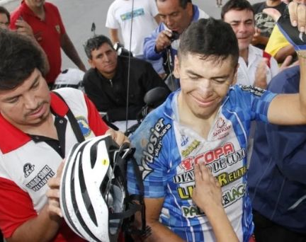 Triste despedida:  esperan la llegada de los restos de Nico Naranjo