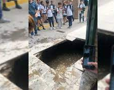 Alumnos cayeron a una cámara séptica cuando el piso de la escuela cedió