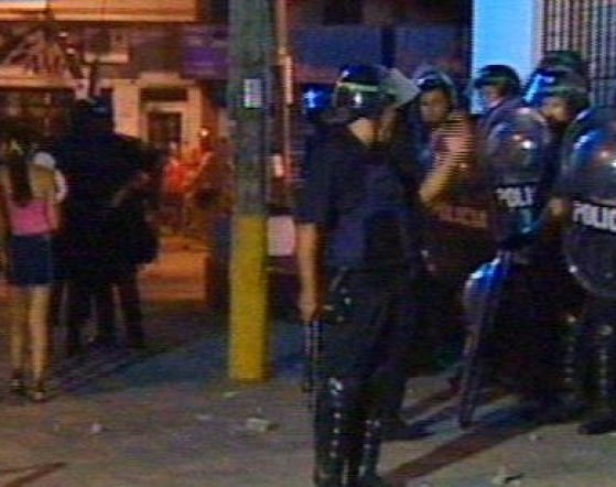 Cuidado con los "tirapiedras": vecinos protegieron a delincuentes de la policía