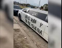 L-Gante llegó al velorio de "El Noba" en una limusina pintada con aerosol