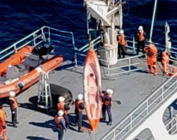 Hallaron el kayak que sería de los pescadores desaparecidos en Pinamar