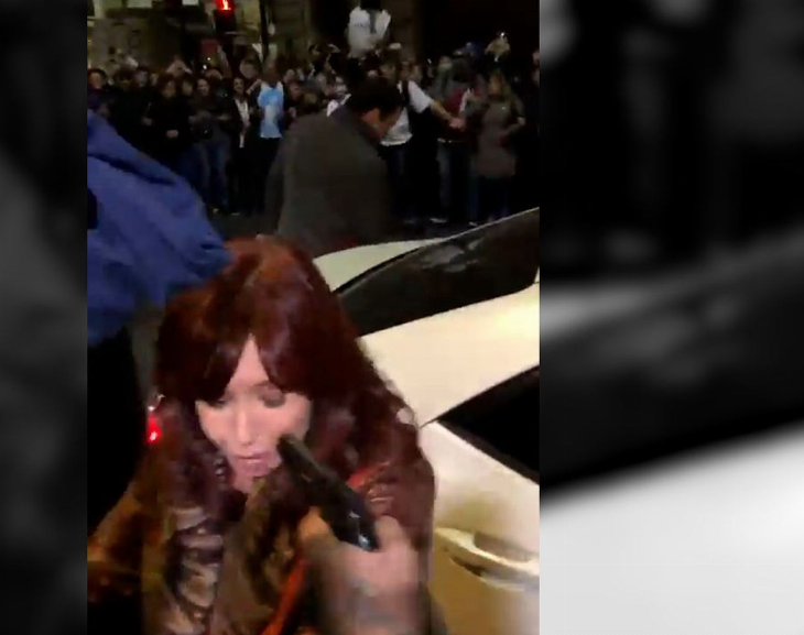 Detuvieron a un hombre que intentó asesinar a Cristina Kirchner en la puerta de su casa