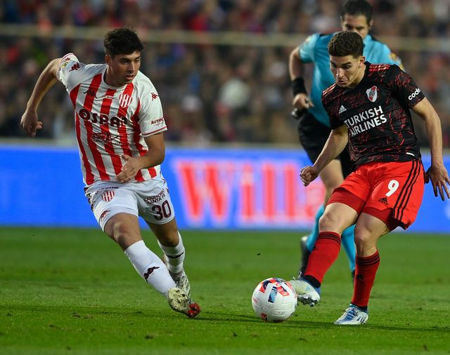 River goleó 5 a 1 a Unión en Santa Fe y vuelve al camino de la victoria