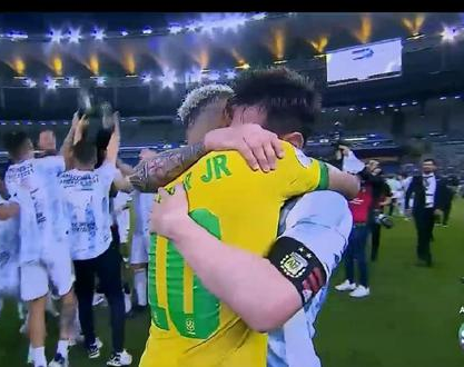 De las lágrimas a las risas: la reunión que mantuvo Lionel Messi con Neymar luego de la final de la Copa América
