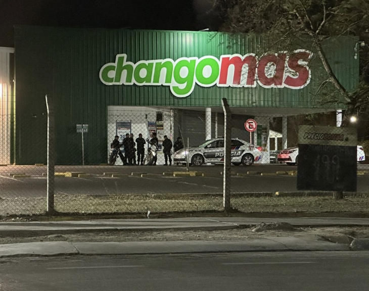 Detuvieron a tres personas por incitar a saqueos en San Juan 