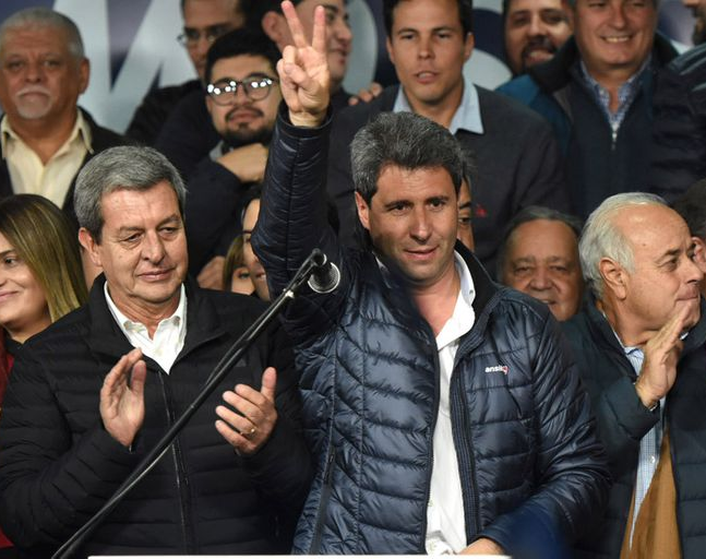 El oficialismo y la oposición presentan sus frentes electorales sin sorpresas 