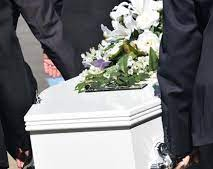 El muerto no estaba tan muerto: la declararon fallecida y se despertó mientras la velaban