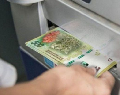 Comenzó el pago de sueldo para trabajadores estatales 