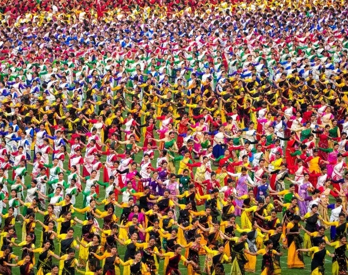 Bailando por un récord: en la India 11.000 artistas batieron el Guiness
