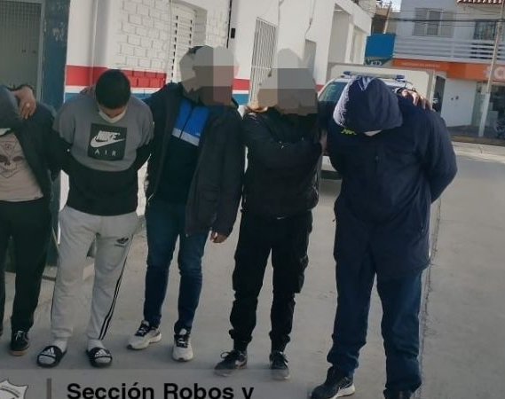 Golpe a una estación de servicio: allanamientos y tres detenidos