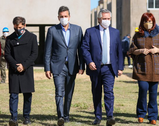 El Gobierno debate cambios en el Gabinete para oxigenar la gestión y apuntalar la estrategia electoral