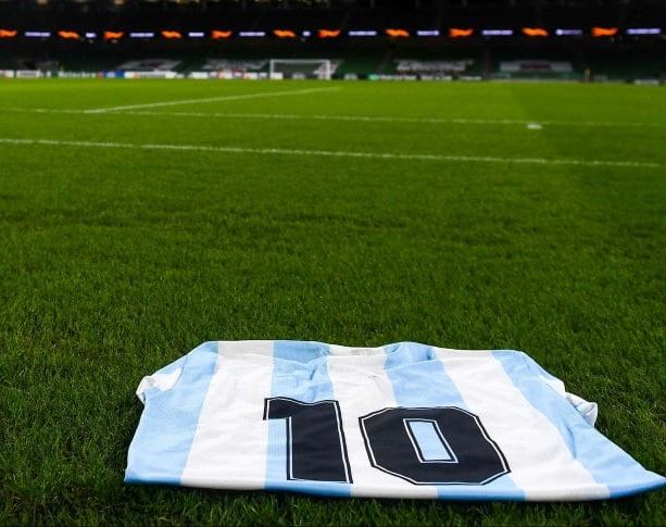 Maradona será homenajeado en todos los partidos del fin de semana