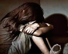 Su exesposo le confesó que abusó a su hija y ella lo baleó
