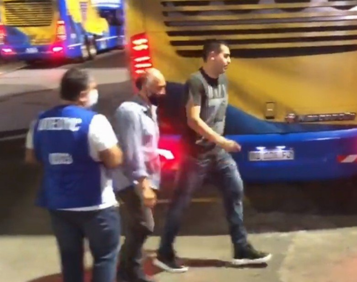 Riquelme hizo bajar del micro a los jugadores de Boca